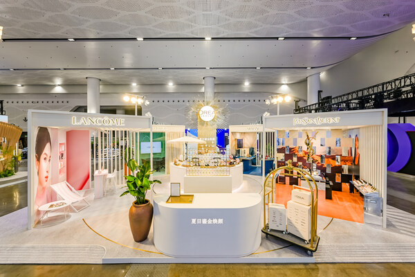 欧莱雅“夏日鎏金焕颜”主题展台