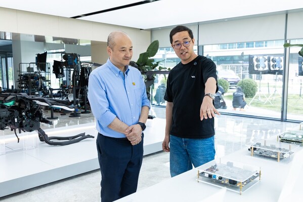 SGS携手理想汽车在北京成功举行颁证仪式，SGS正式授予全新理想汽车L9 Livis 5G高性能智能座舱平台Premium Performance Mark