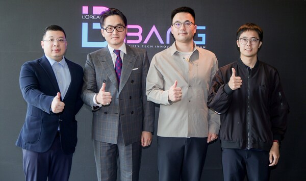 优胜企业代表合影