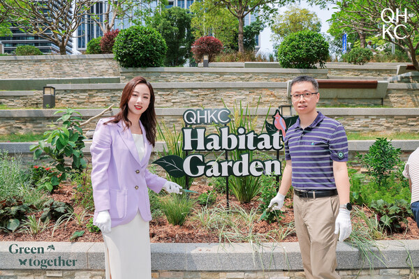 左：嘉里建设有限公司南区副区域总经理唐安琪女士；右：租户代表-IBM深圳公司总经理林原先生