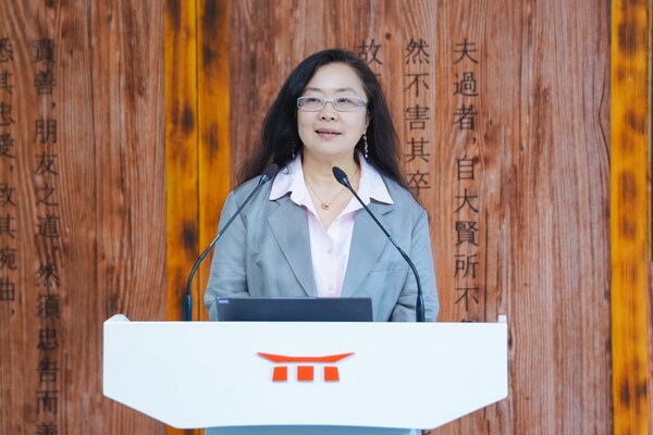 苏州大学新教育研究院副院长、苏州大学新教师基金秘书长 郭小月