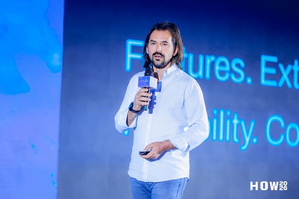 OnGres创始人兼CEO、PostgreSQL基金会创始人及主席Álvaro Hernández作主旨报告