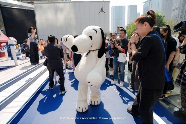 SNOOPY船长与公众惊喜互动