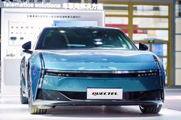 搭载移远T-BOX整体解决方案的小鹏P7新版