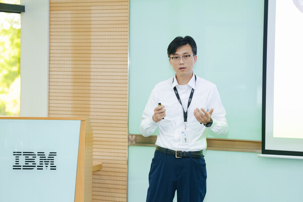 IBM中国区存储业务销售总经理 金鑫 IBM中国区存储业务销售总经理 金鑫