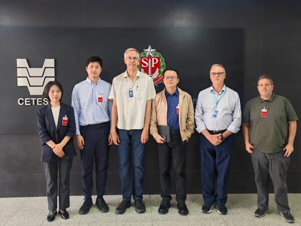 TÜV南德交通服务部团队与巴西圣保罗州环境公司(CETESB)代表合影 TÜV南德交通服务部团队与巴西圣保罗州环境公司(CETESB)代表合影