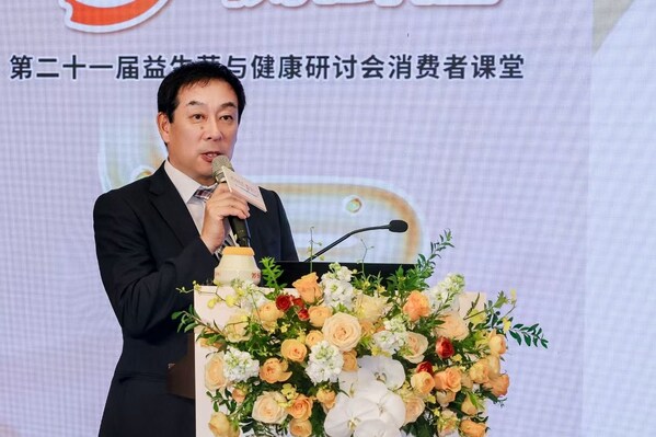 养乐多本社中央研究所首席研究员柴田英之在消费者课堂演讲 养乐多本社中央研究所首席研究员柴田英之在消费者课堂演讲