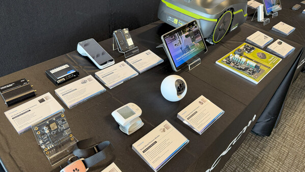 广和通在ElectroneX 2026展会上展示多款AIoT产品,包括智能支付终端、5G RedCap工业网关、智能摄像头、割草机器人解决方案及各类模组与应用设备 广和通在ElectroneX 2026展会上展示多款AIoT产品,包括智能支付终端、5G RedCap工业网关、智能摄像头、割草机器人解决方案及各类模组与应用设备