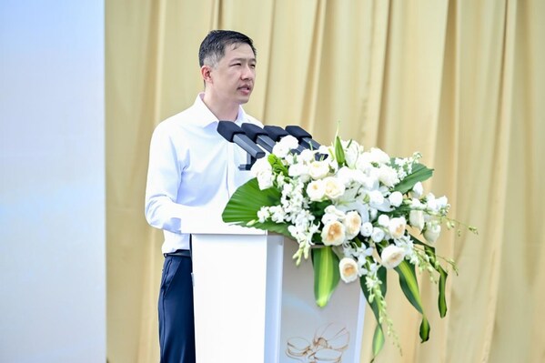 三亚市旅文局局长、市旅游发展局党委书记(兼)黄兴发言致辞。 三亚市旅文局局长、市旅游发展局党委书记(兼)黄兴发言致辞。