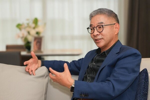 雅高大中华区首席执行官朱福明先生于近期雅高美憬阁媒体分享会现场接受媒体访问 雅高大中华区首席执行官朱福明先生于近期雅高美憬阁媒体分享会现场接受媒体访问