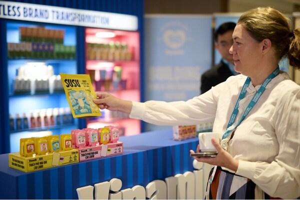 在全球乳业大会上,Vinamilk的产品接受国际专家的专业评审 在全球乳业大会上,Vinamilk的产品接受国际专家的专业评审