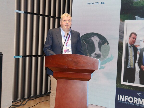 Des Cronin,Inform Nutrition Ireland 和 Mervue Laboratories 的动物健康与营养主管 Des Cronin,Inform Nutrition Ireland 和 Mervue Laboratories 的动物健康与营养主管